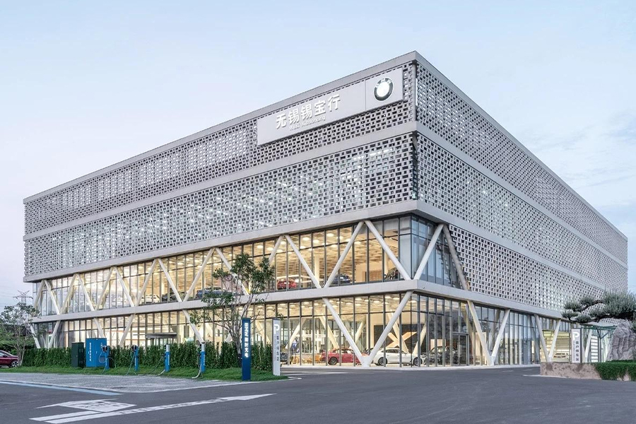 Facilități comerciale și rezidențiale